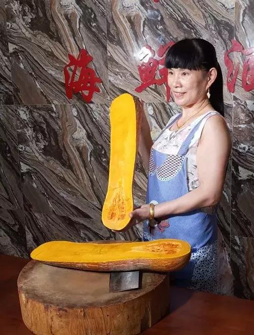 種南瓜竟然種出“麻煩”了，瓜販搶購，電視臺記者也趕來了